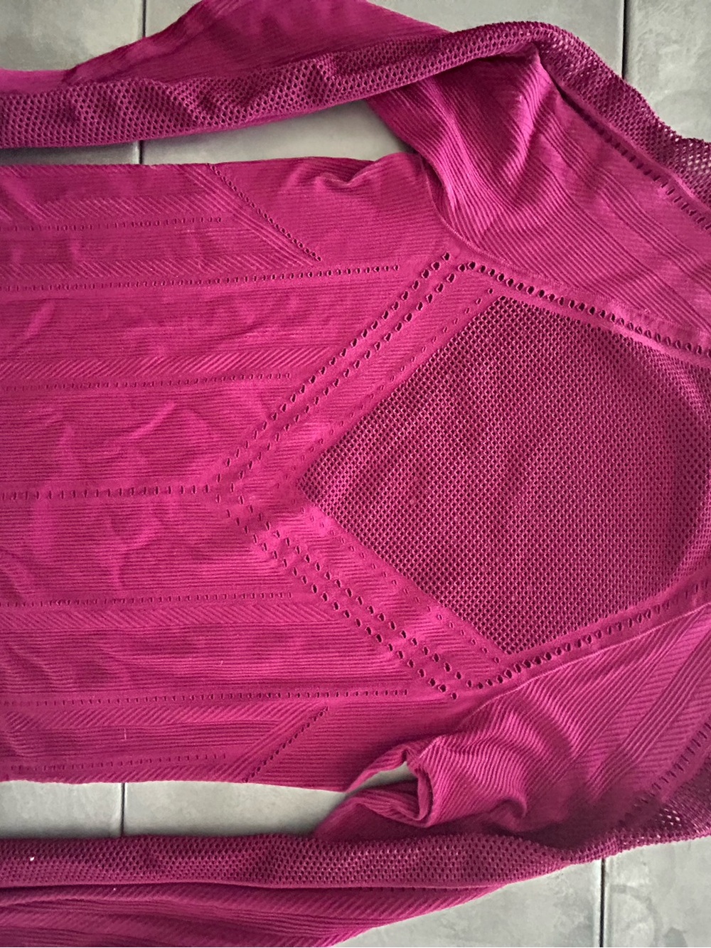Athleta Seamless Vent Mesh long sleeve - Picture 3 of 6